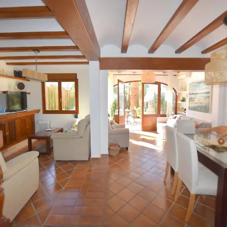 Vila Casa Arenal *